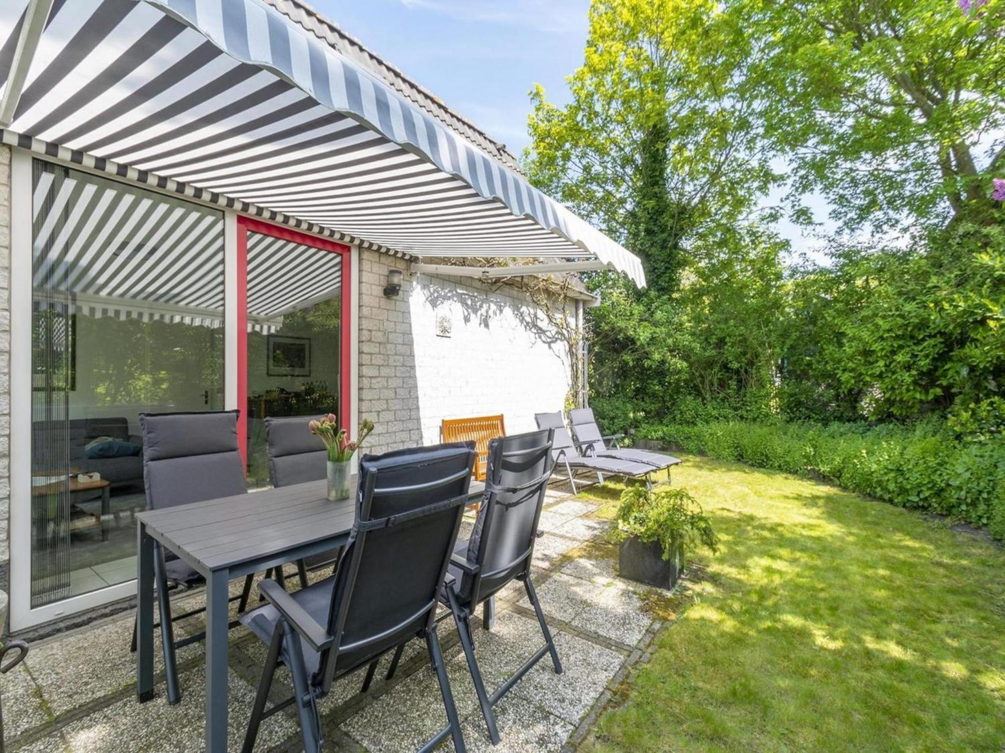 Cozy Holiday Home With Pool Sint Maartensvlotbrug エクステリア 写真